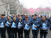 龙钢公司女职委环绕中间庆“三八”