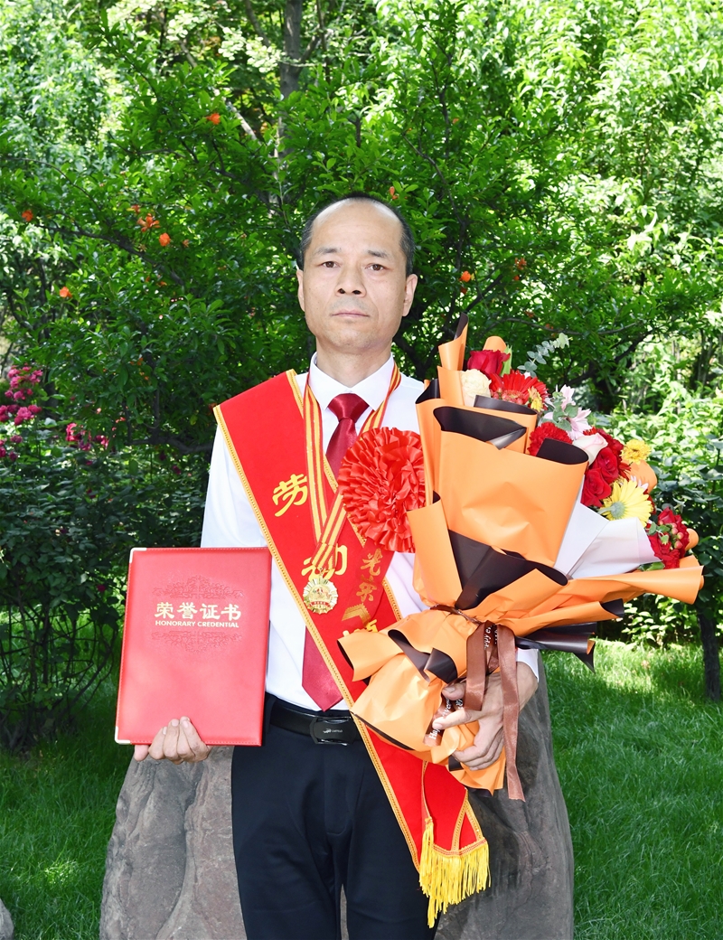 尺寸之间显技艺 心系钳焊忠职守