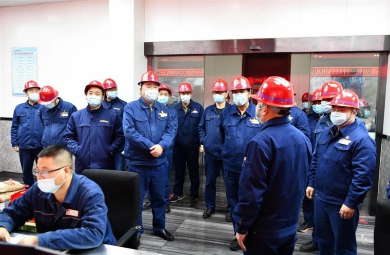 新春慰劳送关切 凝心聚力再动身——公司率领深切一线慰劳泛博干部职工